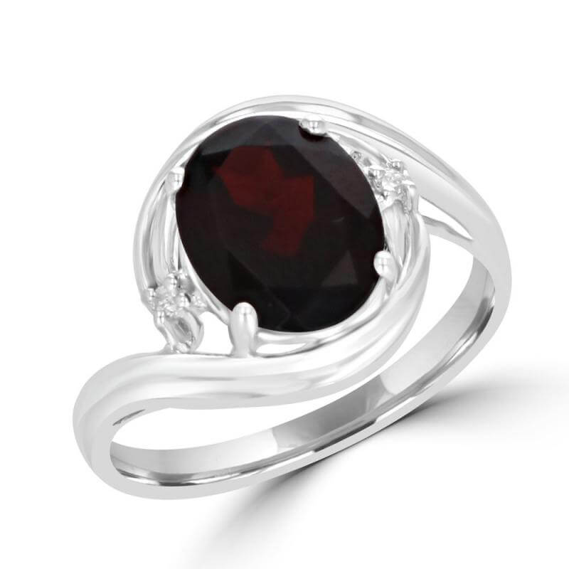 JCX391602: 8X10 OVAL GARNET AND ONE DIAMOND ON EACH SIDE RING