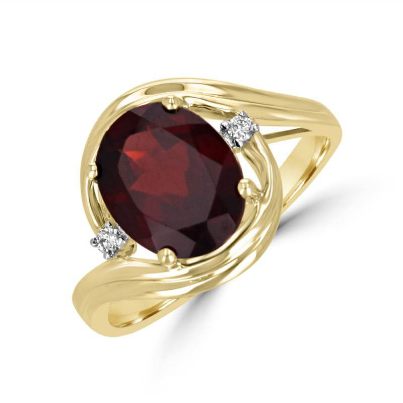 JCX391603: 8X10 OVAL GARNET AND ONE DIAMOND ON EACH SIDE RING