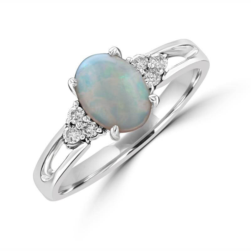 6X8 OVAL OPAL WITH 3 DIAMONDS EACH SIDE RING