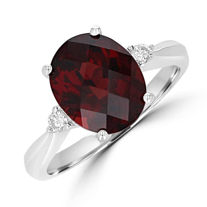 JCX392231: 9X11 OVAL CHECKERED GARNET WITH ONE DIAMOND EACH SIDE RING