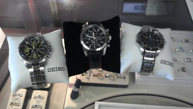 JCS692: 25% off All Seiko and Citizen Watches!  Come in the store to take advantage of this special discount!  Hurry fast before the offer expires at the end of the month!